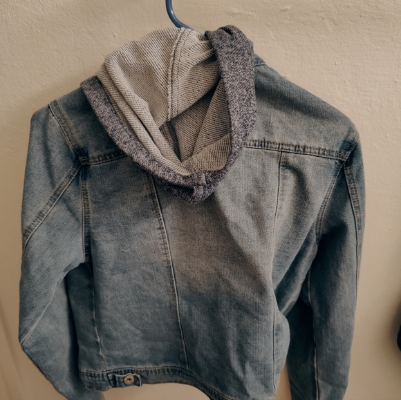 Denim jacket with a cloth hood - Picture 2 of 2